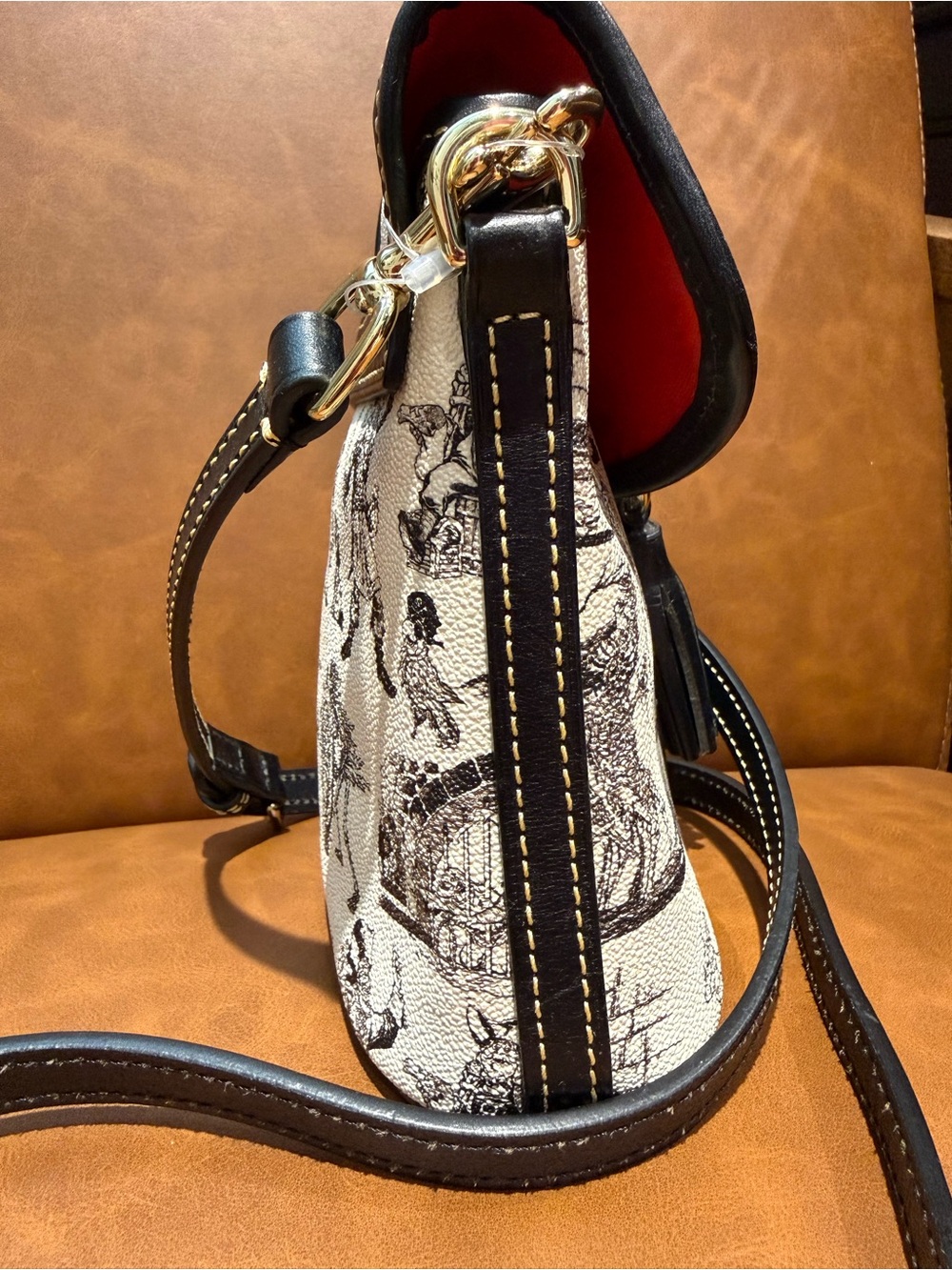 2017 Dooney & Bourke Disney Pirates of the Caribbean Tassel Crossbody - NWOT - Picture 4 of 10